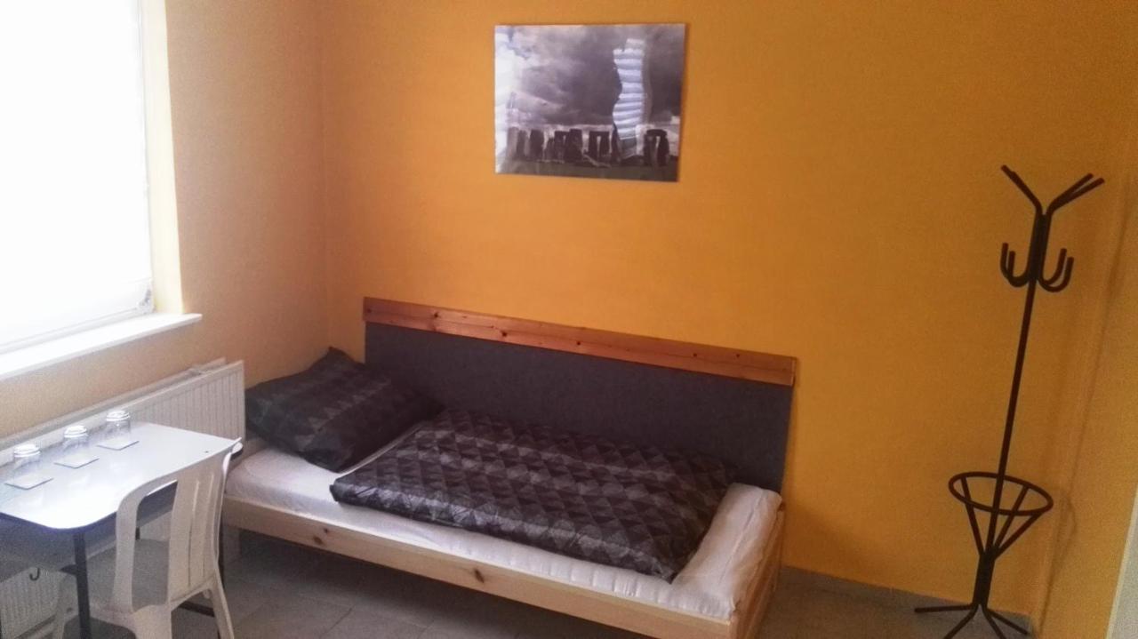 Collingo Belvarosi Szallas Appartement Kazincbarcika Buitenkant foto