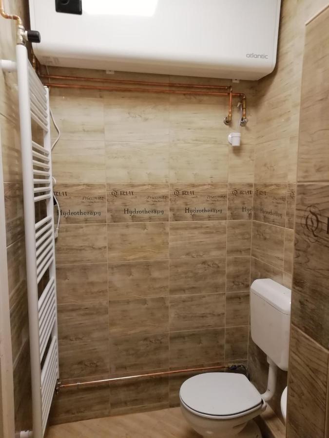 Collingo Belvarosi Szallas Appartement Kazincbarcika Buitenkant foto