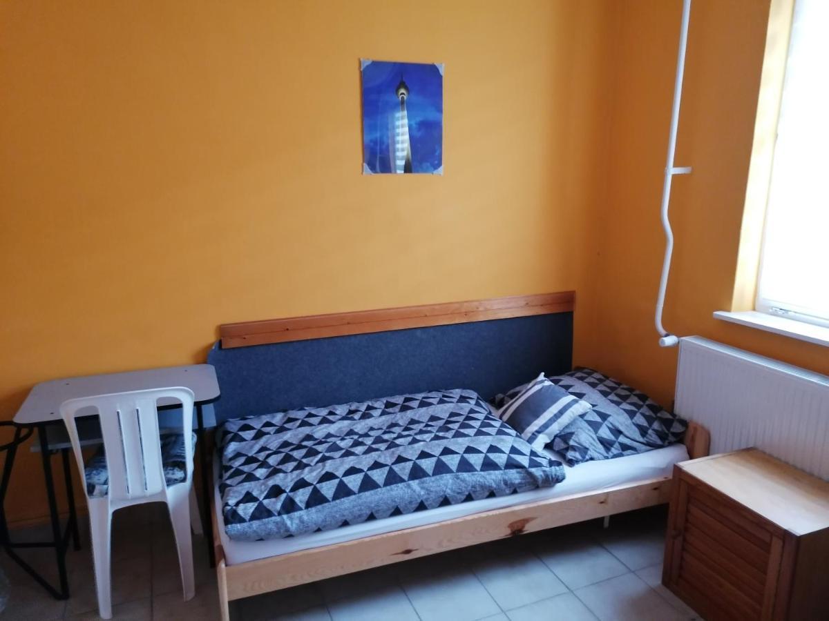 Collingo Belvarosi Szallas Appartement Kazincbarcika Buitenkant foto