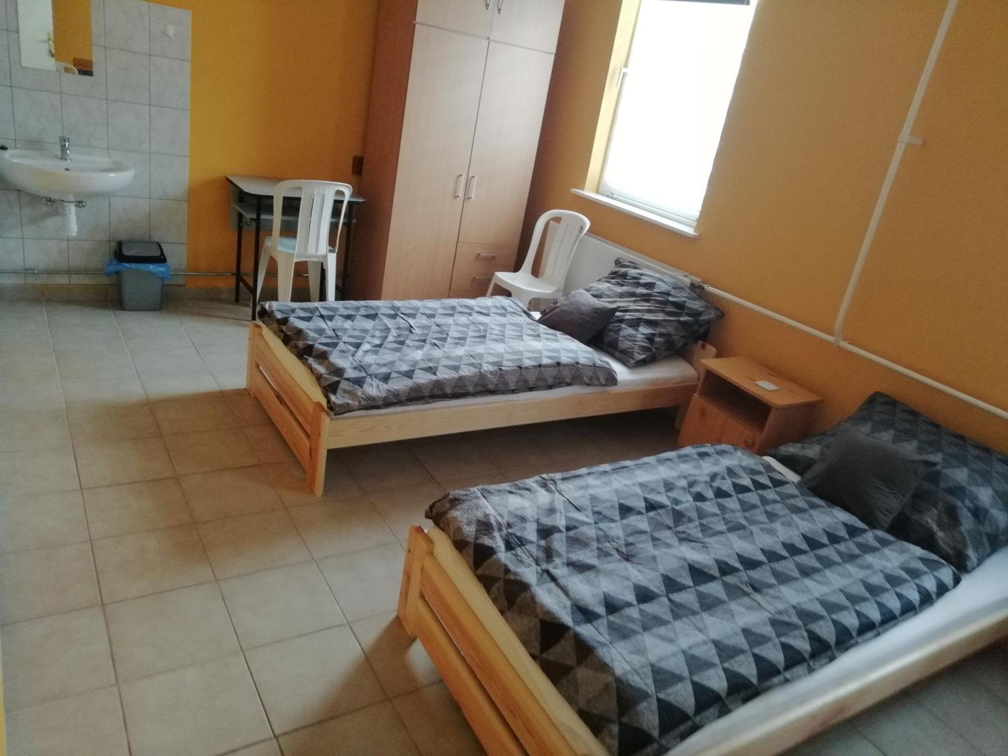 Collingo Belvarosi Szallas Appartement Kazincbarcika Kamer foto